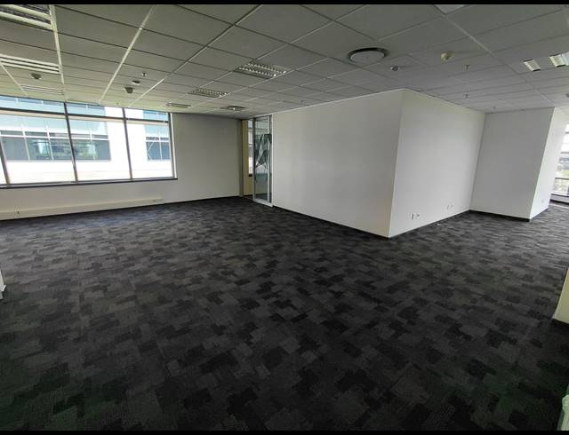 2,700M² OFFICE TO LET IN WATERFALL